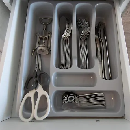 T&k - 3 Schlafzimmer - Ruhige Lage - Ohne Durchgang Apartment Duisburg